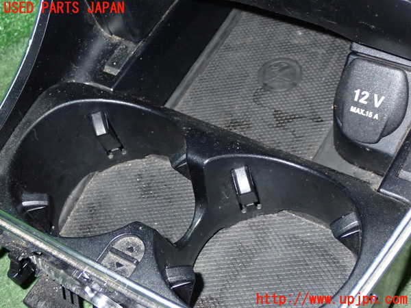5UPJ-21247810]ベンツ C180 ステーションワゴン(205240C S205)ドリンクホルダー 中古_m0002.jpg