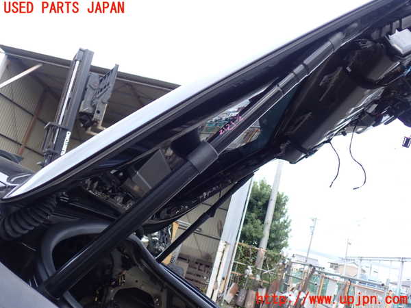 5UPJ-21251584]ポルシェ・パナメーラ GTS(970M48A)リアゲートダンパー 中古_m0002.jpg