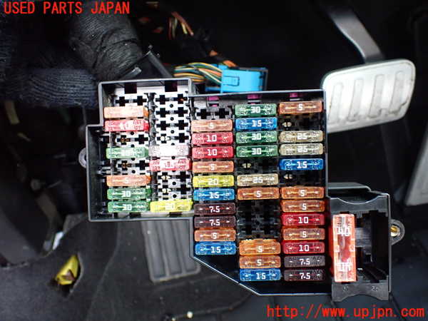 5UPJ-21256741]ポルシェ・パナメーラ GTS(970M48A)ヒューズボックス1 中古_m0001.jpg