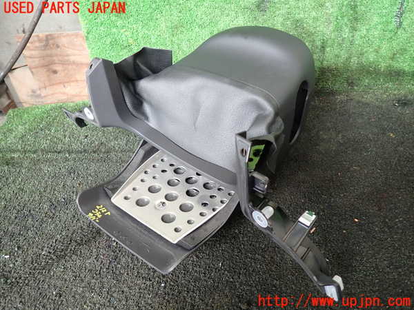 5UPJ-21257905]ポルシェ・パナメーラ GTS(970M48A)コラムカバー 中古_m0002.jpg