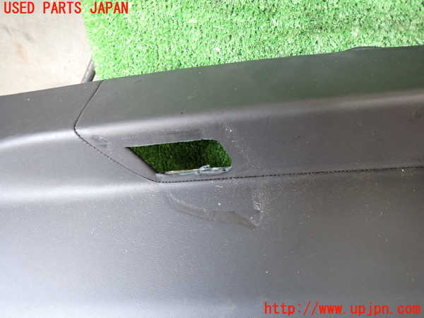 5UPJ-21257675]ポルシェ・パナメーラ GTS(970M48A)右リアピラートリム 中古_m0002.jpg