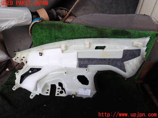 5UPJ-21257675]ポルシェ・パナメーラ GTS(970M48A)右リアピラートリム 中古_m0004.jpg
