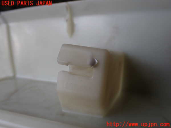 5UPJ-21257675]ポルシェ・パナメーラ GTS(970M48A)右リアピラートリム 中古_m0005.jpg