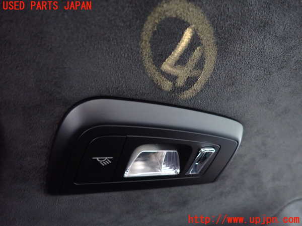 5UPJ-21256414]ポルシェ・パナメーラ GTS(970M48A)ルームランプ4（2列目） 中古_m0001.jpg