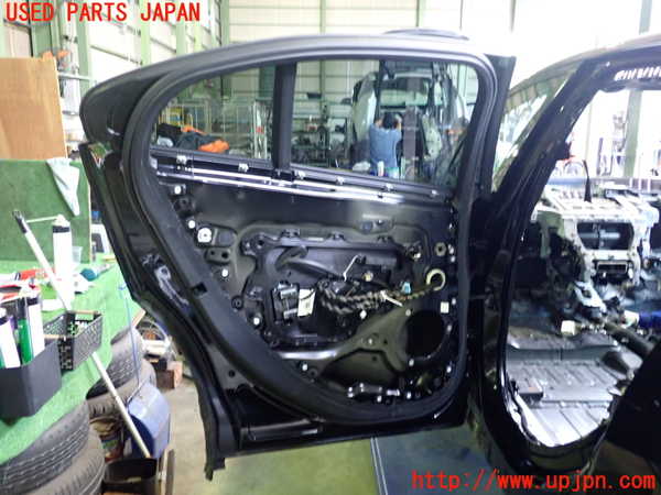 2UPJ-21261320]ジャガー・Iペイス(DH1AA)左後ドア 中古 FUYAO M12385 43R-11795_m0005.jpg