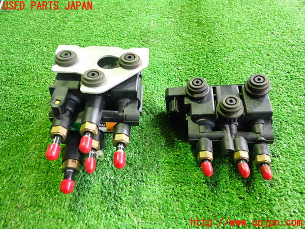 2UPJ-21265540]ジャガー・Iペイス(DH1AA)エアサスソレノイドバルブ 中古_m0002.jpg