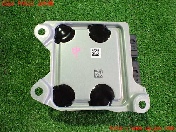 2UPJ-21266145]ジャガー・Iペイス(DH1AA)エアバッグコンピューター 中古 J8A2-14D374-AJ_m0002.jpg