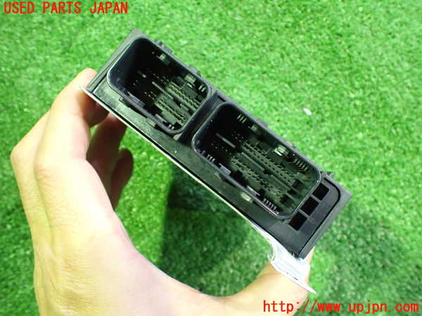 2UPJ-21266145]ジャガー・Iペイス(DH1AA)エアバッグコンピューター 中古 J8A2-14D374-AJ_m0003.jpg