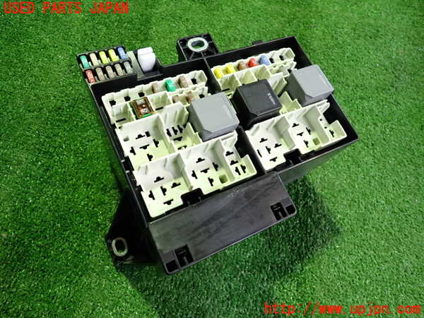 2UPJ-21266741]ジャガー・Iペイス(DH1AA)ヒューズボックス1 中古_m0001.jpg