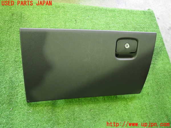 2UPJ-21267516]ジャガー・Iペイス(DH1AA)グローブボックス1 中古_m0001.jpg