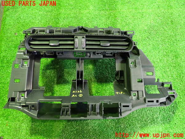 2UPJ-21267526]ジャガー・Iペイス(DH1AA)エアコン吹き出し口1 中古_m0001.jpg