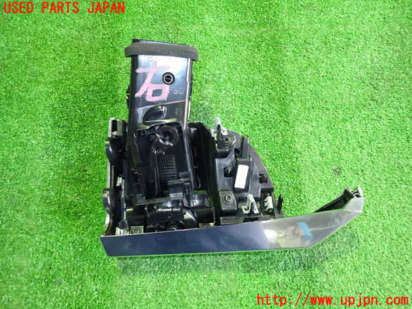 2UPJ-21267527]ジャガー・Iペイス(DH1AA)エアコン吹き出し口2 中古_m0002.jpg