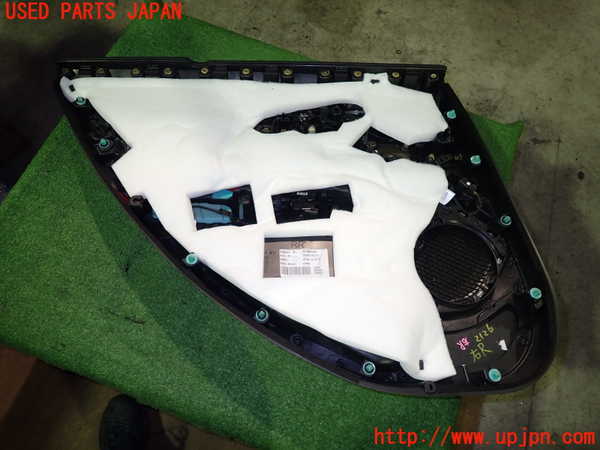 2UPJ-21261294]ジャガー・Iペイス(DH1AA)右後ドア内張り 中古_m0004.jpg