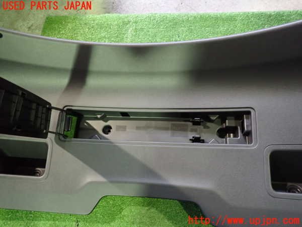 2UPJ-21261578]ジャガー・Iペイス(DH1AA)バックドア内張り 中古_m0002.jpg