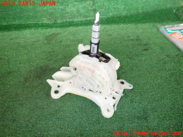5UPJ-21287555]CX-8(KG2P)ATシフトレバー 中古_m0001.jpg