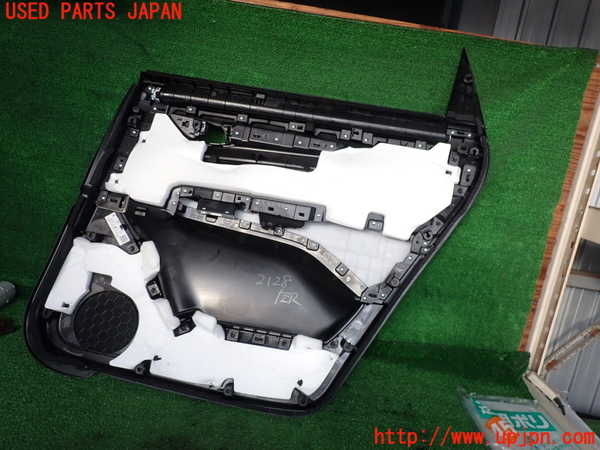 2UPJ-21281324]CX-8(KG2P)左後ドア内張り 中古_m0003.jpg