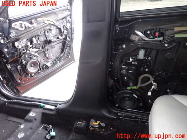 5UPJ-21287665]CX-8(KG2P)右センターピラートリム 中古_m0003.jpg
