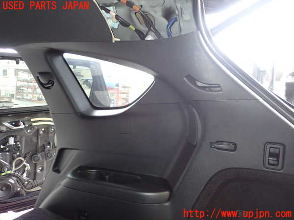 5UPJ-21287675]CX-8(KG2P)右リアピラートリム 中古_m0002.jpg