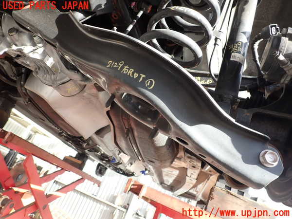 2UPJ-21295200]CX-8(KG5P)右リアロアアーム1 中古_m0001.jpg