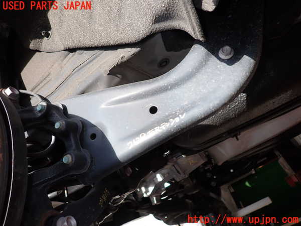 2UPJ-21295325]CX-8(KG5P)右リアテンションロッド 中古_m0001.jpg