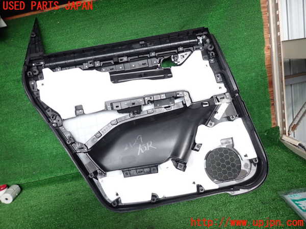 5UPJ-21291294]CX-8(KG5P)右後ドア内張り 中古_m0003.jpg