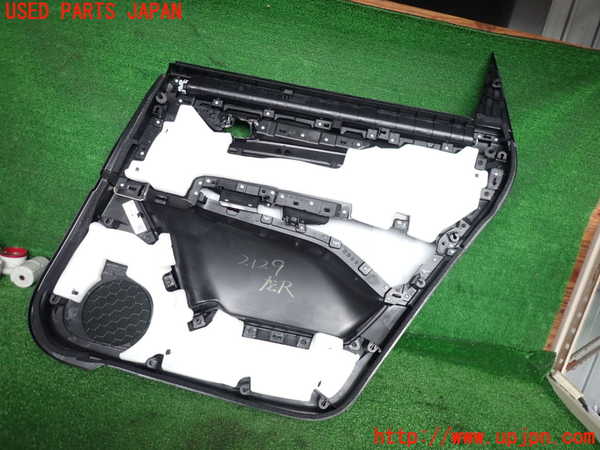 5UPJ-21291324]CX-8(KG5P)左後ドア内張り 中古_m0003.jpg
