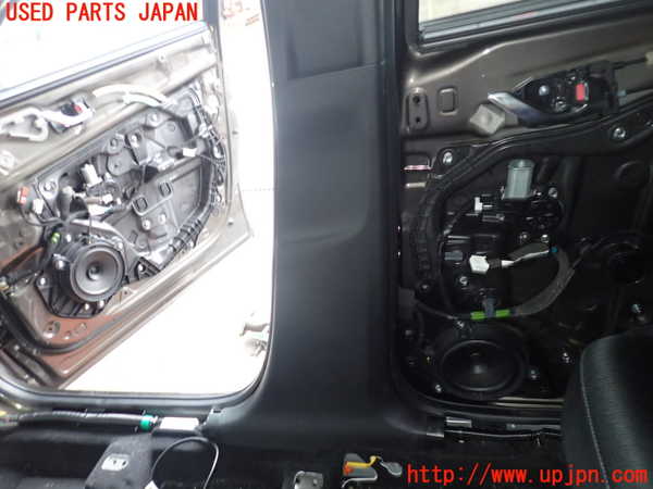 5UPJ-21297665]CX-8(KG5P)右センターピラートリム 中古_m0003.jpg