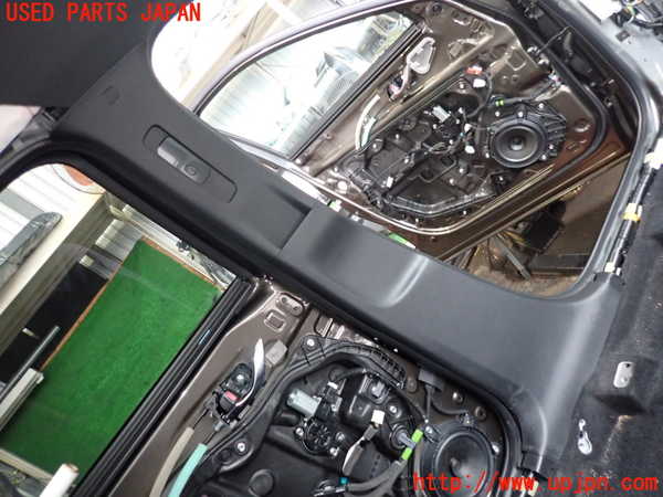 5UPJ-21297670]CX-8(KG5P)左センターピラートリム 中古_m0001.jpg