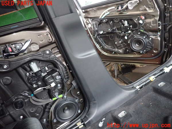 5UPJ-21297670]CX-8(KG5P)左センターピラートリム 中古_m0003.jpg