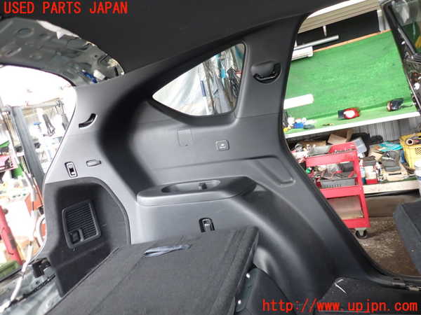 5UPJ-21297680]CX-8(KG5P)左リアピラートリム 中古_m0001.jpg