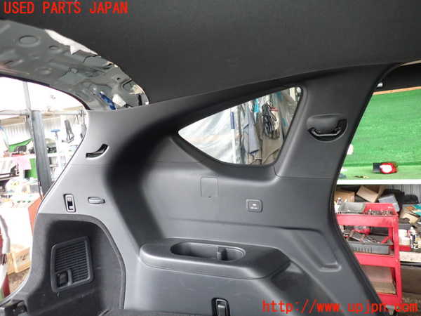 5UPJ-21297680]CX-8(KG5P)左リアピラートリム 中古_m0002.jpg