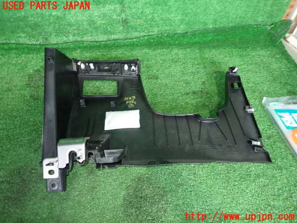 5UPJ-21297691]CX-8(KG5P)内装トリム類1 中古_m0002.jpg