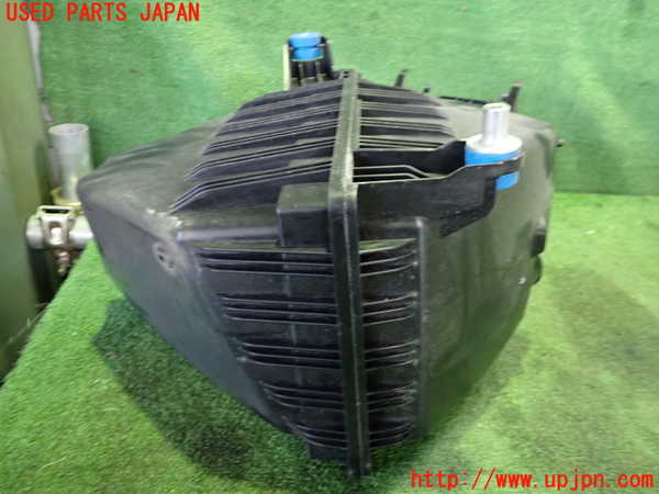 2UPJ-21302560]BMW i3(8P06)エアクリーナーボックス 中古 【I01】_m0002.jpg
