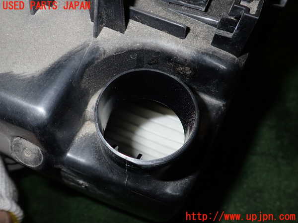 2UPJ-21302560]BMW i3(8P06)エアクリーナーボックス 中古 【I01】_m0003.jpg