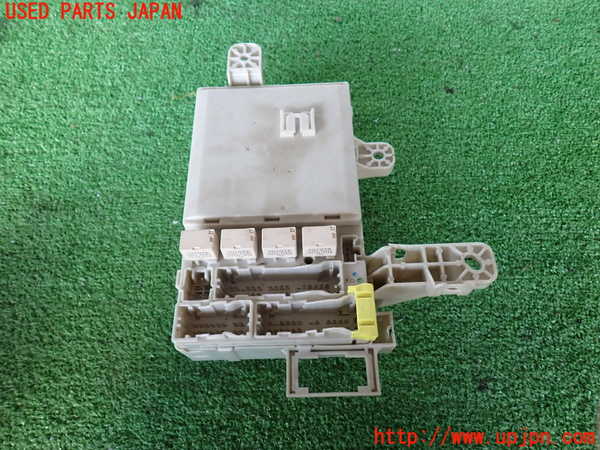 2UPJ-21316742]ハイラックスサーフ(RZN210W)ヒューズボックス2 中古_m0003.jpg