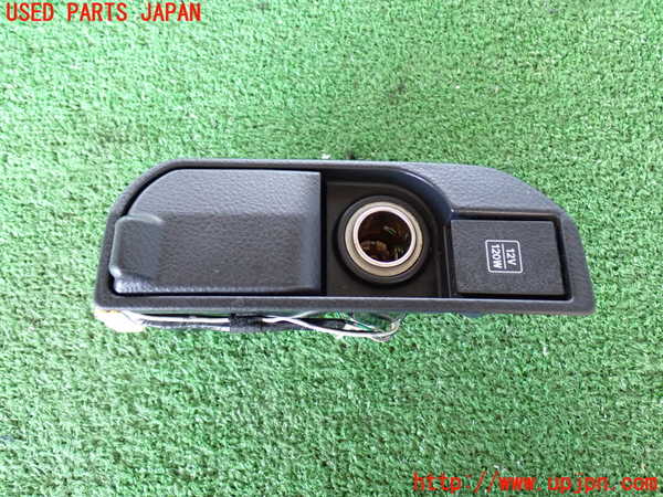 2UPJ-21317821]ハイラックスサーフ(RZN210W)灰皿1 中古_m0001.jpg