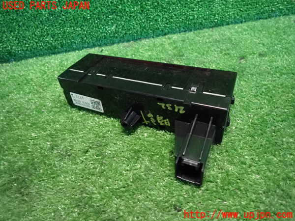 5UPJ-21327850]インプレッサ WRX-STi(GVB)時計 中古 【D型】_m0002.jpg