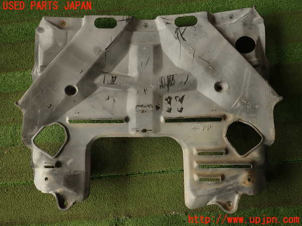 5UPJ-21332170]スカイライン クーペ(HCR32)エンジンアンダーカバー 中古_m0001.jpg
