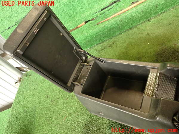 5UPJ-21337540]スカイライン クーペ(HCR32)センターコンソール 中古_m0004.jpg