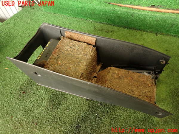 5UPJ-21337540]スカイライン クーペ(HCR32)センターコンソール 中古_m0005.jpg