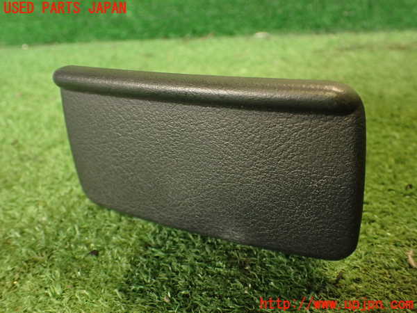 5UPJ-21337822]スカイライン クーペ(HCR32)灰皿2 中古_m0001.jpg