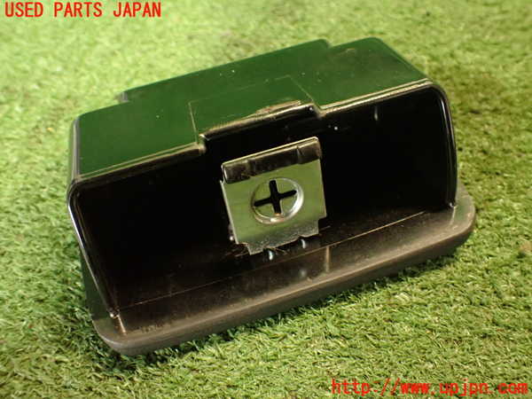 5UPJ-21337822]スカイライン クーペ(HCR32)灰皿2 中古_m0003.jpg