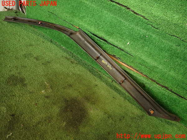 5UPJ-21337655]スカイライン クーペ(HCR32)右フロントピラートリム 中古_m0003.jpg