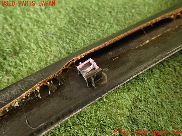 5UPJ-21337655]スカイライン クーペ(HCR32)右フロントピラートリム 中古_m0004.jpg