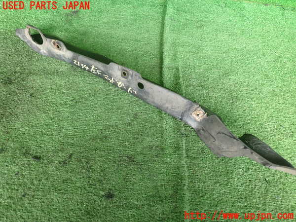 5UPJ-21341452]BMW 135i クーペ(UC35)(E82)左フロントマッドガード(泥除け) 中古_m0002.jpg