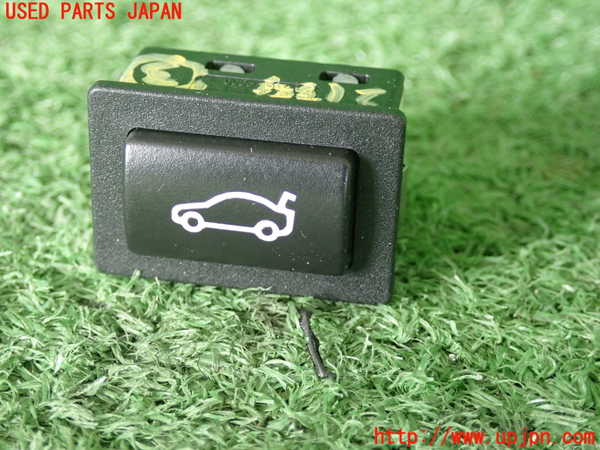 5UPJ-21346308]BMW 135i クーペ(UC35)(E82)スイッチ3 (トランクオープナー) 中古_m0001.jpg