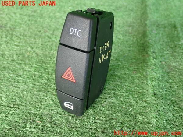 5UPJ-21346290]BMW 135i クーペ(UC35)(E82)ハザードスイッチ 中古_m0001.jpg