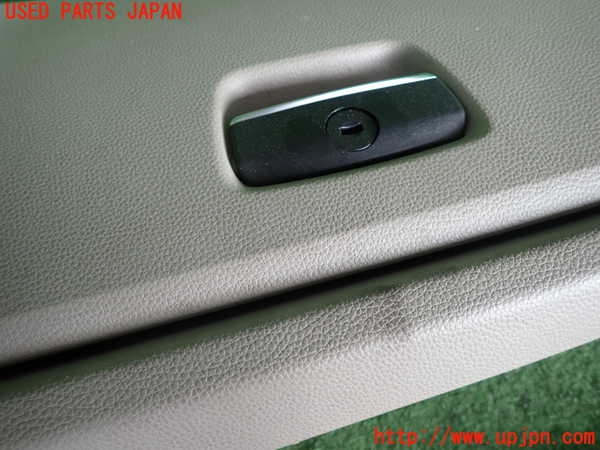 5UPJ-21347516]BMW 135i クーペ(UC35)(E82)グローブボックス1 中古_m0004.jpg