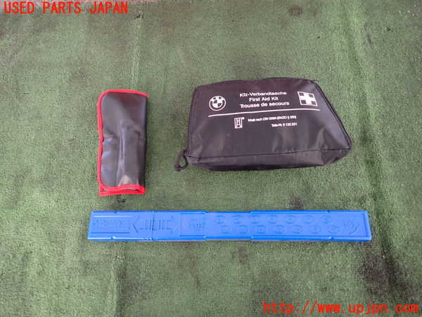 2UPJ-21347805]BMW 135i クーペ(UC35)(E82)車載工具 中古_m0001.jpg