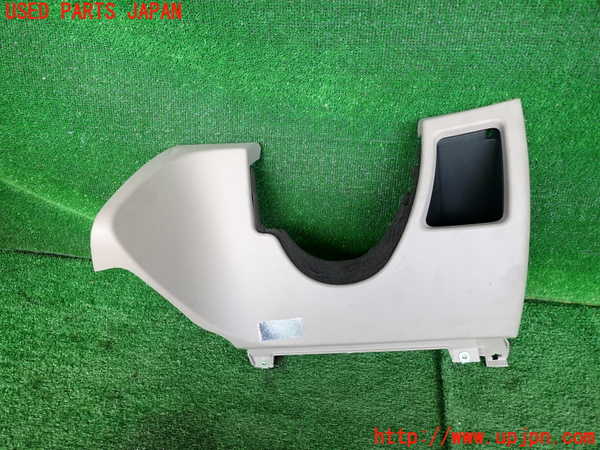 5UPJ-21347841]BMW 135i クーペ(UC35)(E82)小物入れ1 中古_m0001.jpg
